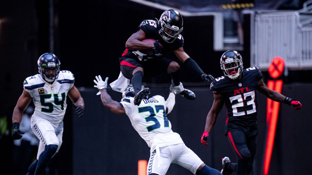 Two plays turned the tide in Falcons' loss to Seahawks