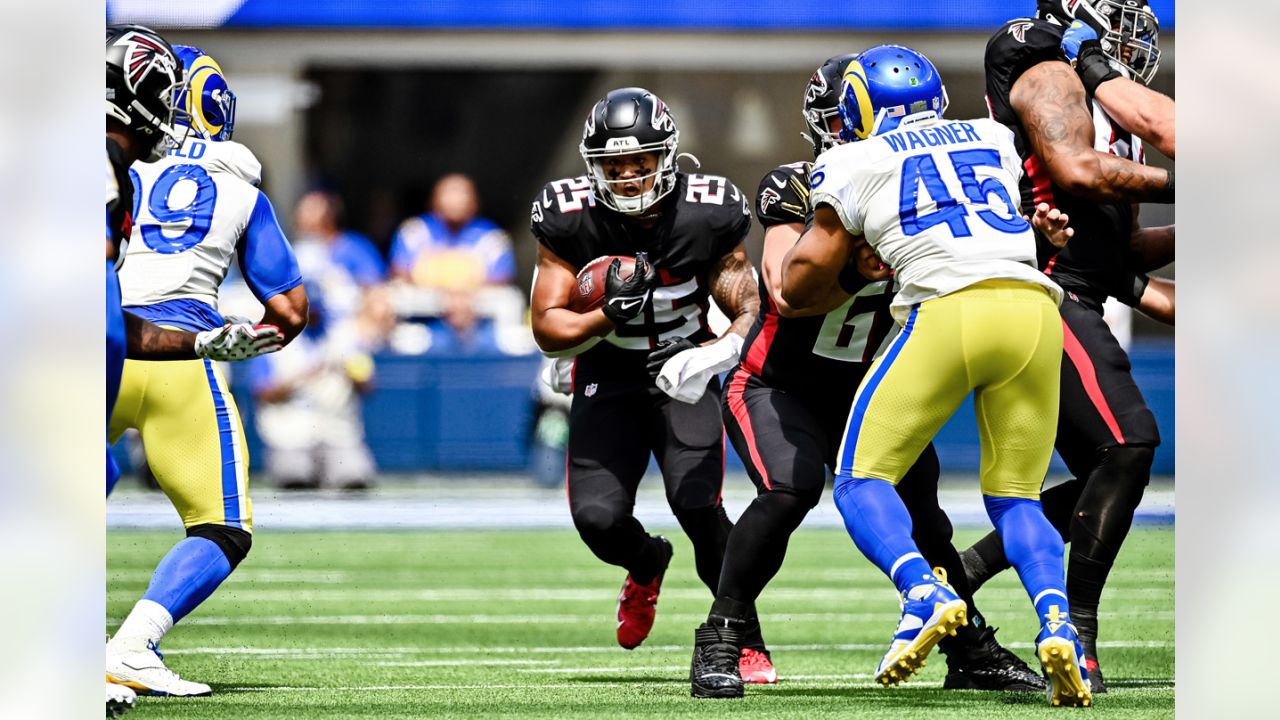 INGLEWOOD, CA - SEPTEMBER 18: Los Angeles Rams tight end Tyler