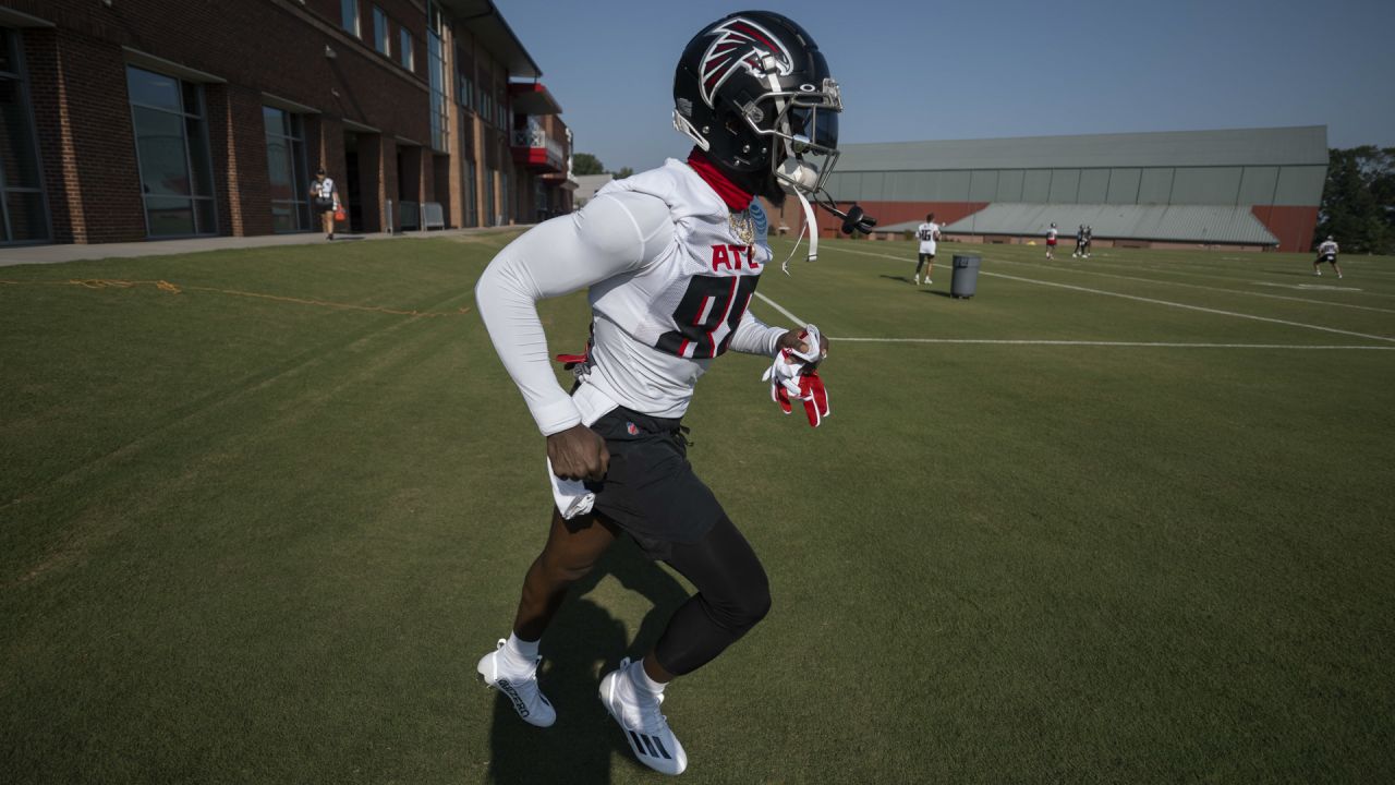 Atlanta Falcons quarterback Desmond Ridder (9) is shown during the first  day of team's NFL football training camp pratice Wednesday, July 26, 2023,  in Flowery Branch, Ga. (AP Photo/John Bazemore Stock Photo - Alamy