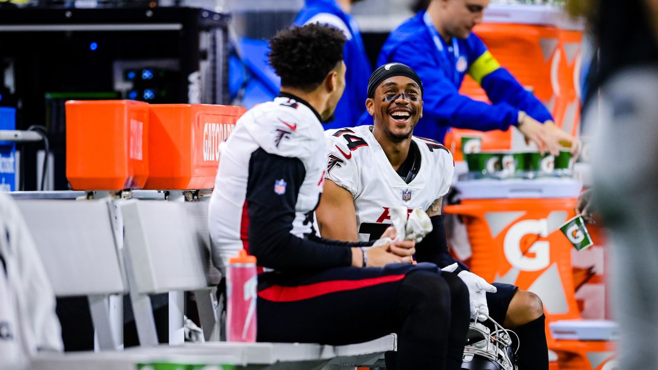 Falcons rookie WR Drake London exits preseason game vs. Lions with knee  injury - The Athletic