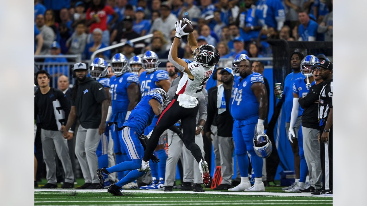 DETROIT, MI - SEPTEMBER 12: Detroit Lions wide receiver Kalif Raymond (11)  makes a sideline catch in the red zone during the fourth quarter of NFL  game between San Francisco 49ers and