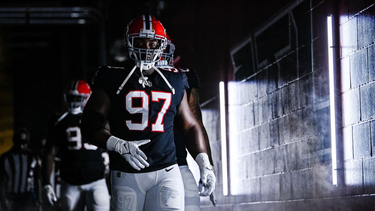 Atlanta Falcons safety Dean Marlowe (21) warms up before a preseason NFL  football game against the New York Jets Monday, Aug. 22, 2022, in East  Rutherford, N.J. (AP Photo/Adam Hunger Stock Photo - Alamy