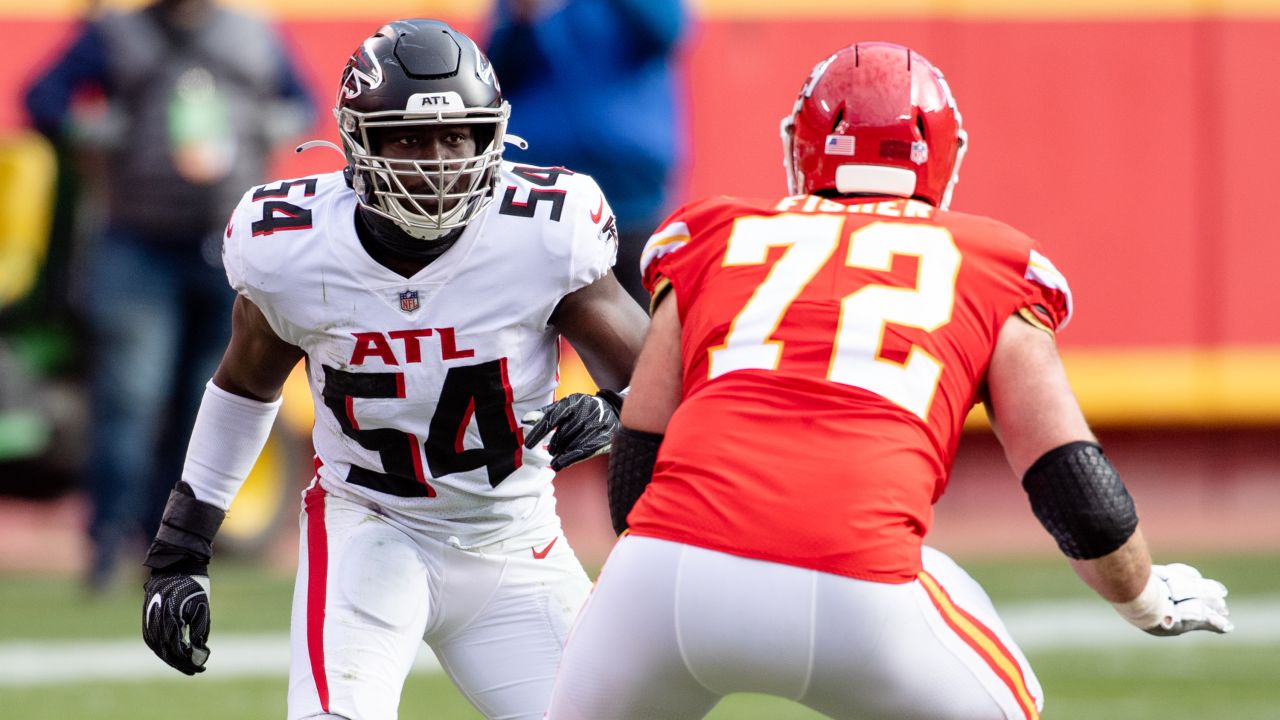 Watch: Falcons LB Foye Oluokun picks off Patrick Mahomes in red zone