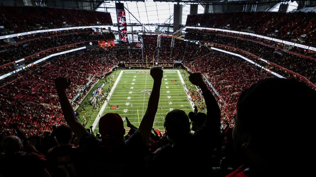 Falcons and Panthers clash in NFL season opener at Mercedes-Benz Stadium -  Axios Atlanta