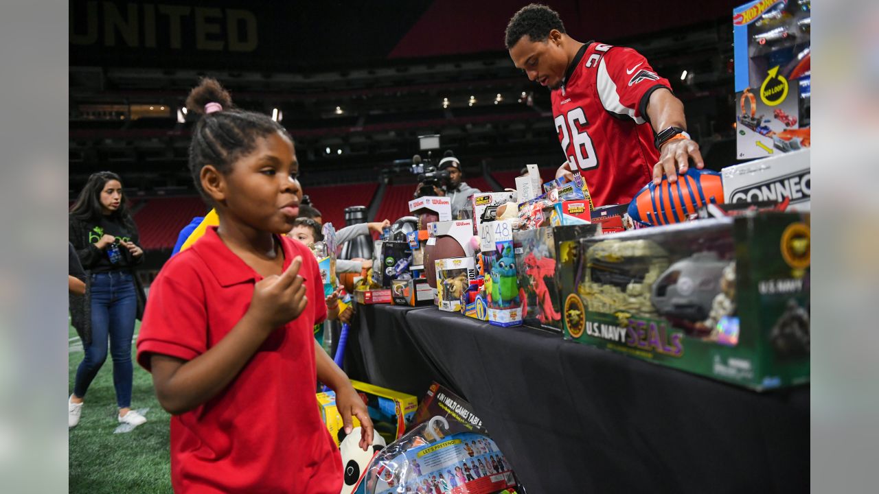 Mattress Firm provides movie night to children at Mercedes-Benz Stadium