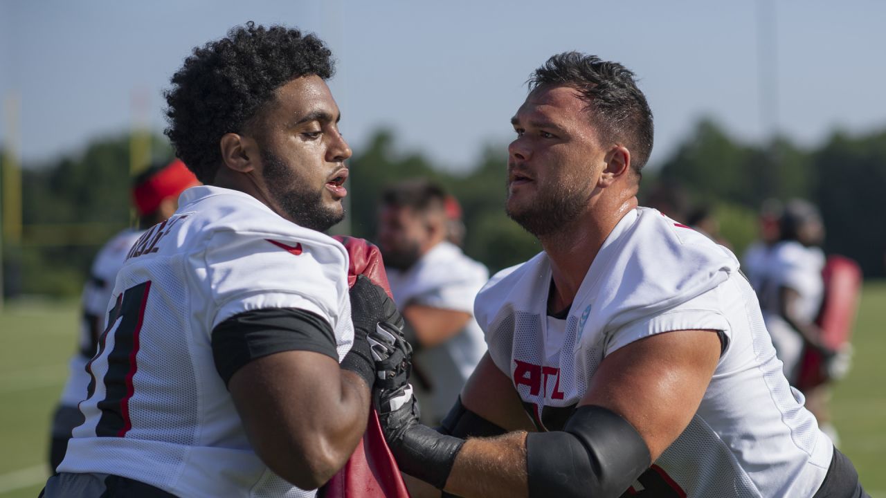 Atlanta Falcons quarterback Desmond Ridder (9) takes a break during the the  team's NFL minicamp football practice, Tuesday, June 13, 2023, in Atlanta.  (AP Photo/John Bazemore Stock Photo - Alamy