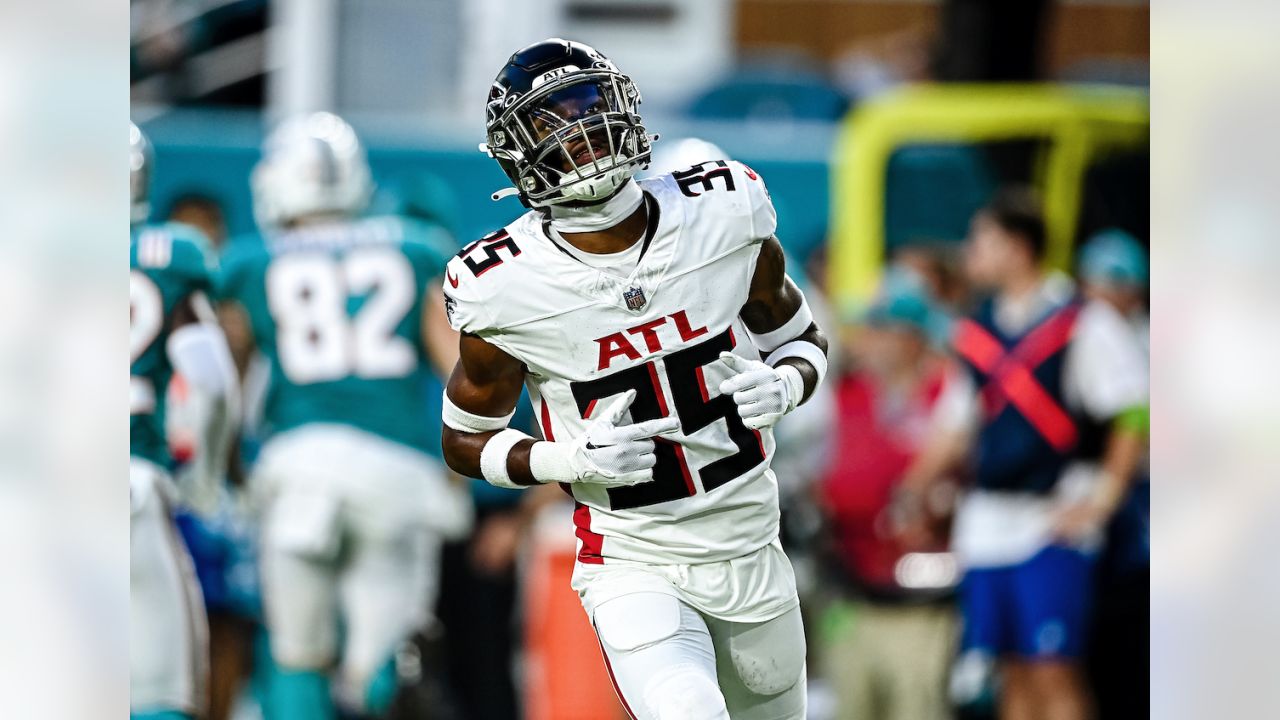 Atlanta Falcons quarterback Logan Woodside (11) runs with the ball against  the Miami Dolphins during an NFL pre-season football game, Friday, Aug. 11,  2023, in Miami Gardens, Fla. (AP Photo/Doug Murray Stock