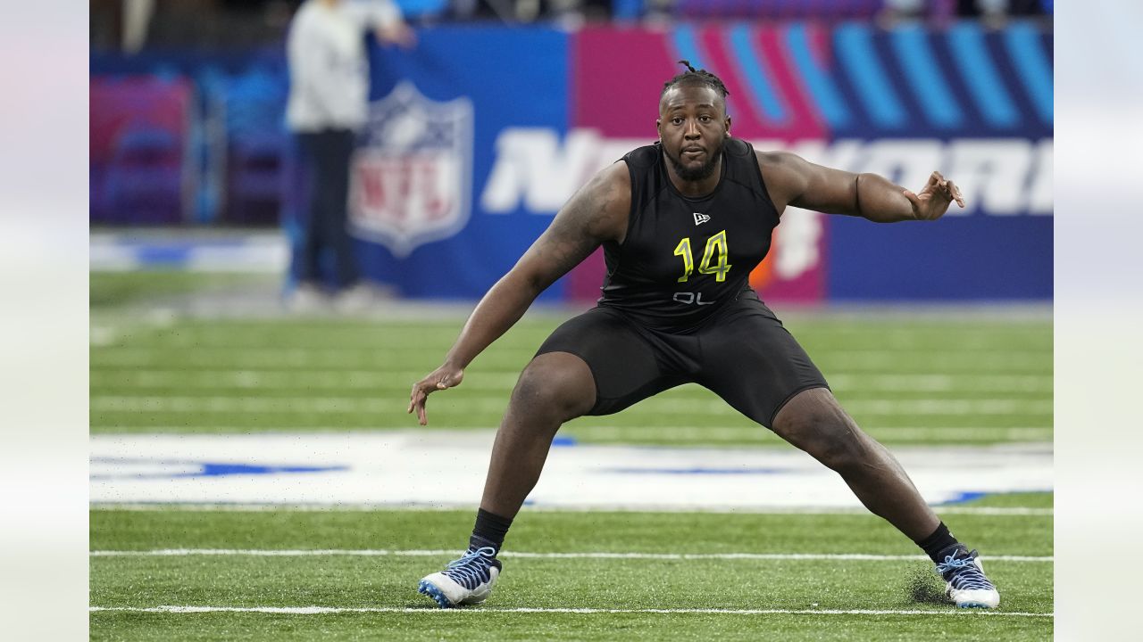 Michigan DT Chris Hinton reflects on hectic combine, pre-NFL draft process  