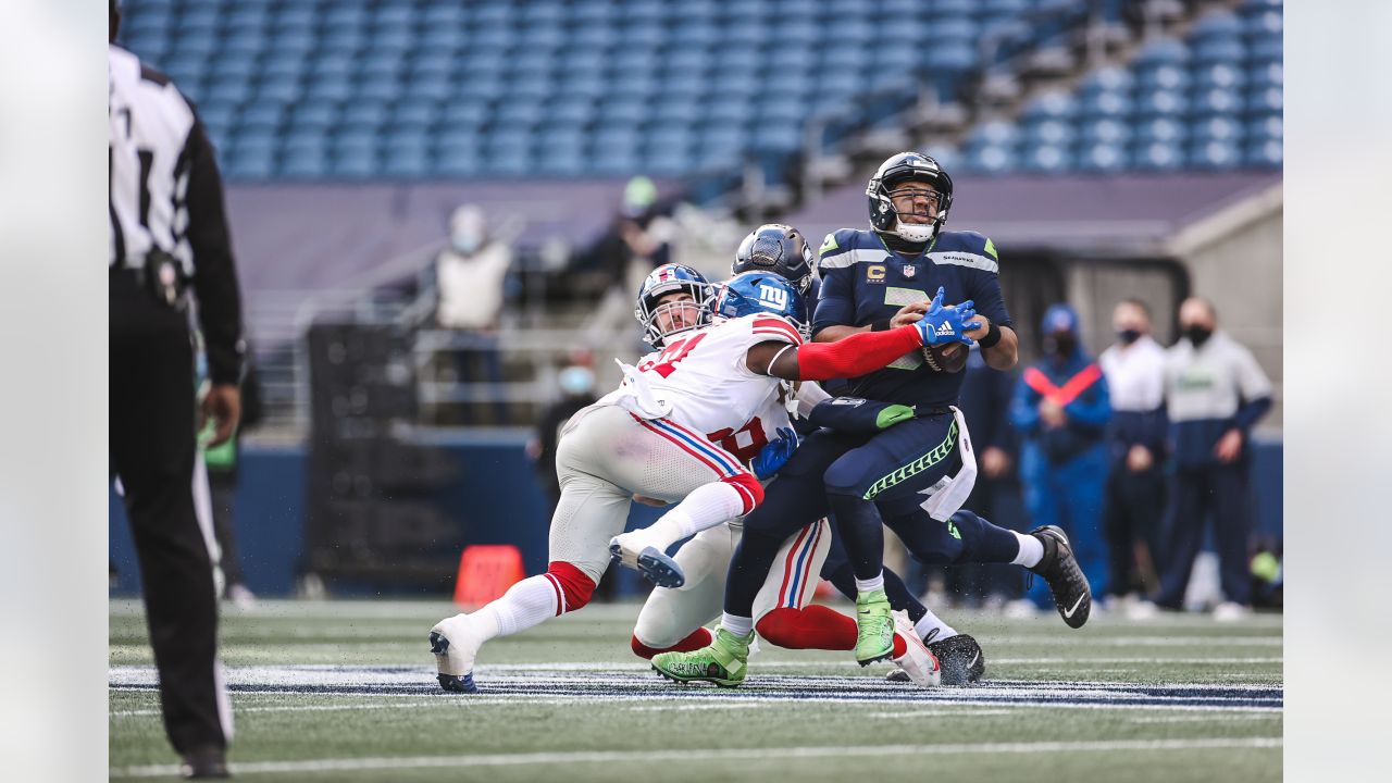 Ferocious defense leads Giants to victory in Seattle