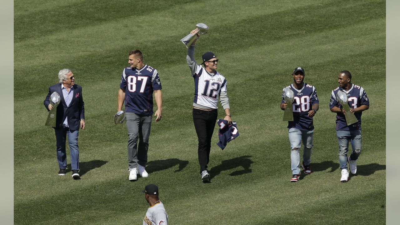 Martellus Bennett took hilarious videos with Gronk and Tom Brady at Patriots'  Super Bowl ring party