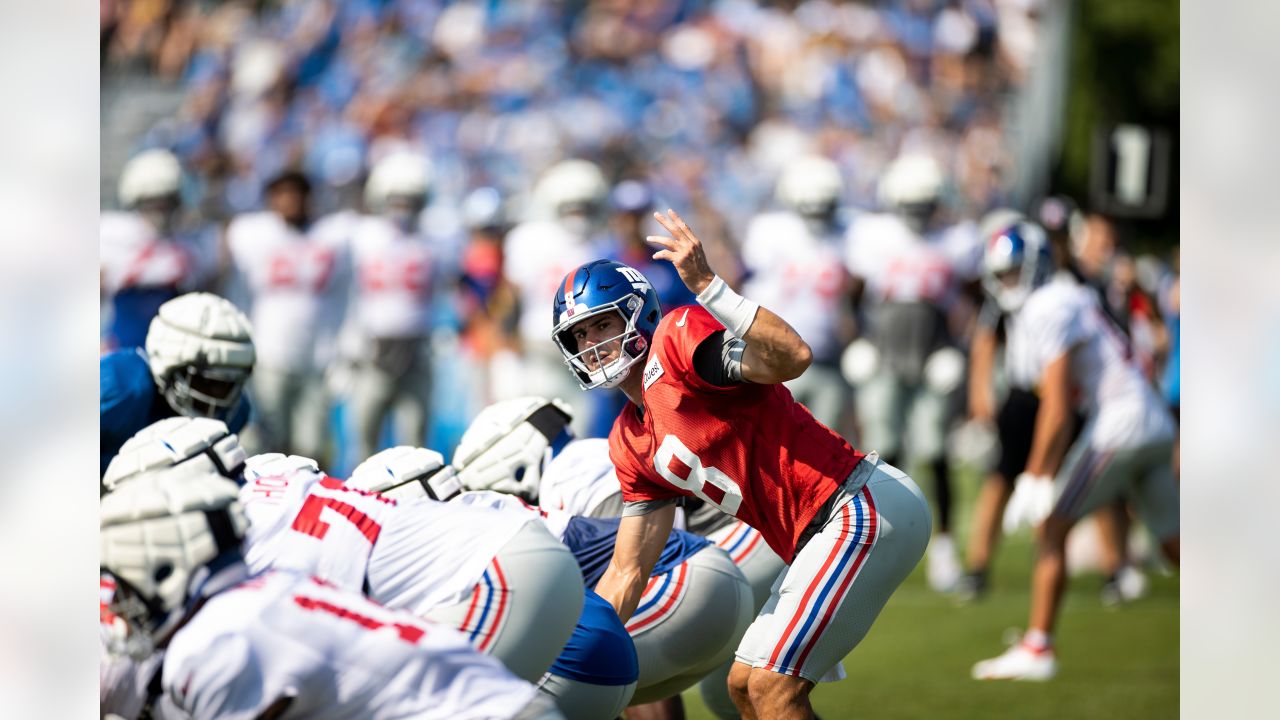 New York Giants tight end Dan Campbell runs a pass route during training  camp, Saturday, July 22, 2000, in Albany, N.Y. The Giants will rely on  Campbell to step up his game