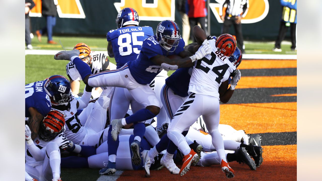 New York Giants 19-17 Win vs Bengals Helped By Two Veterans Once at a  Crossroad - Sports Illustrated New York Giants News, Analysis and More