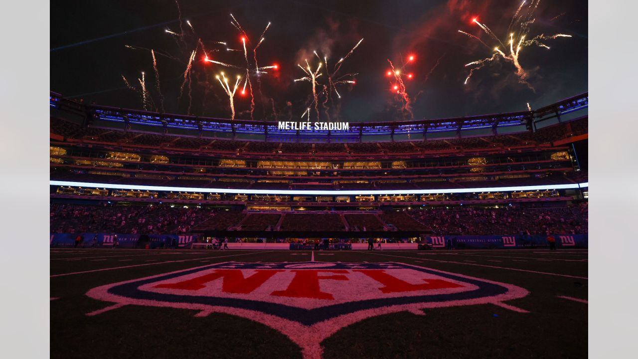 Giants have fans at MetLife for first time since end of 2019