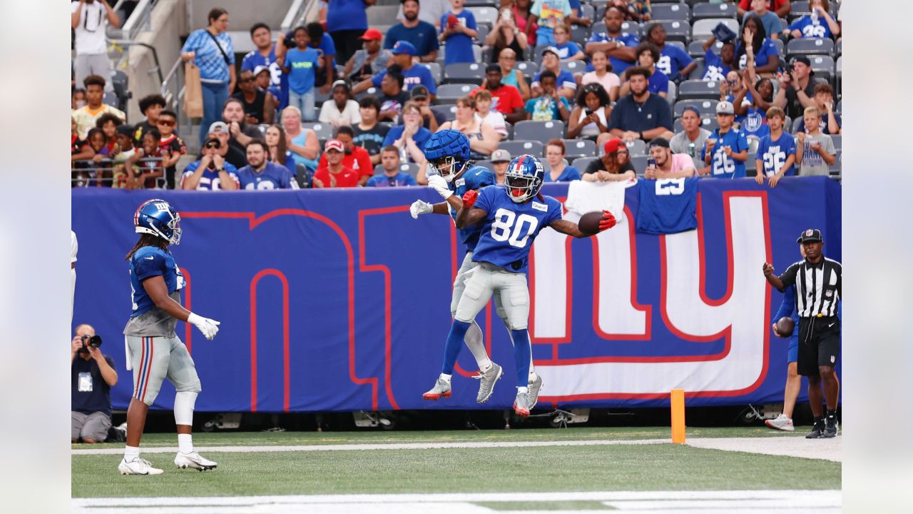 Daniel Jones received a standing ovation from the MetLife Stadium crowd -  and high praise from his teammates and coaches - after leading…