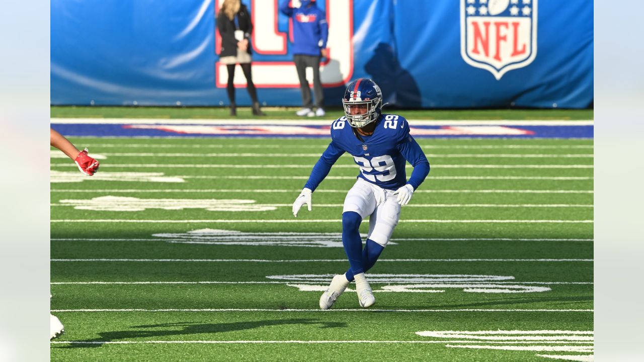 New York Giants safety Xavier McKinney (29) defends against the Chicago  Bears during an NFL football game Sunday, Oct. 2, 2022, in East Rutherford,  N.J. (AP Photo/Adam Hunger Stock Photo - Alamy