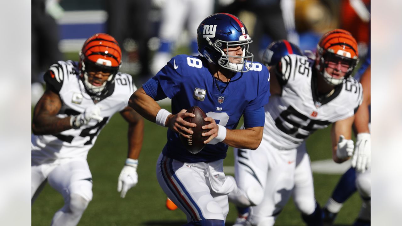 New York Giants 19-17 Win vs Bengals Helped By Two Veterans Once at a  Crossroad - Sports Illustrated New York Giants News, Analysis and More