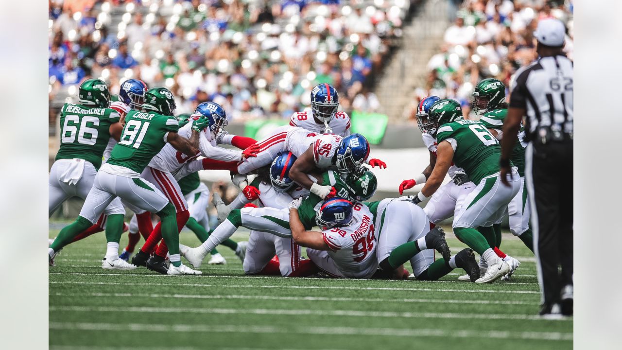 New Jersey, USA. 28th Aug, 2022. August 28, 2022, East Rutherford, New  Jersey, USA: New York Giants quarterback Tyrod Taylor (2) jogs off the  field after a hit by New York Jets