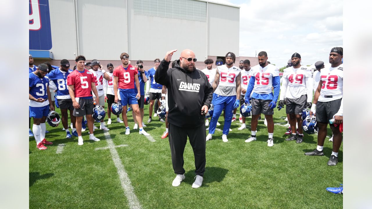 New Canaan and Darien youth football players enjoy New York Giants camp