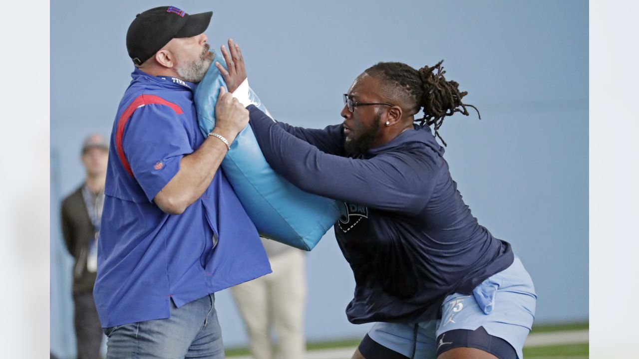 New York Giants offensive lineman Joshua Ezeudu destigmatizes stutter on  journey from UNC to NFL ::