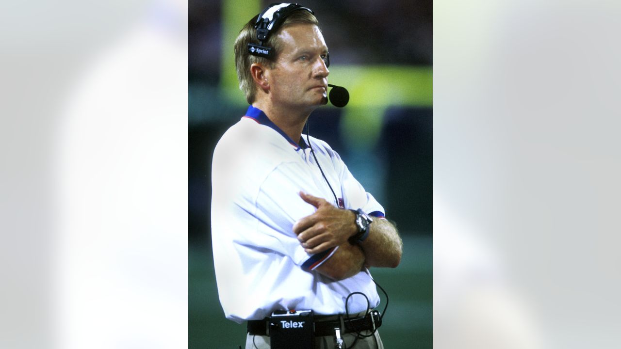 New York Giants coach Jim Fassel yells instructions to his players during  the second quarter against the Miami Dolphins Sunday, Oct. 5, 2003 in East  Rutherford, N.J. (AP Photo/Julie Jacobson Stock Photo 