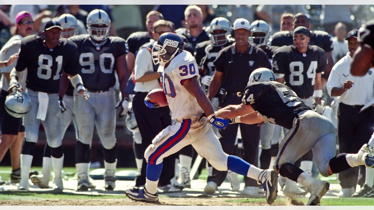 Oakland, California, USA. 5th Nov, 2001. Oakland Raiders wide receiver  Jerry Porter (84) on Monday, November