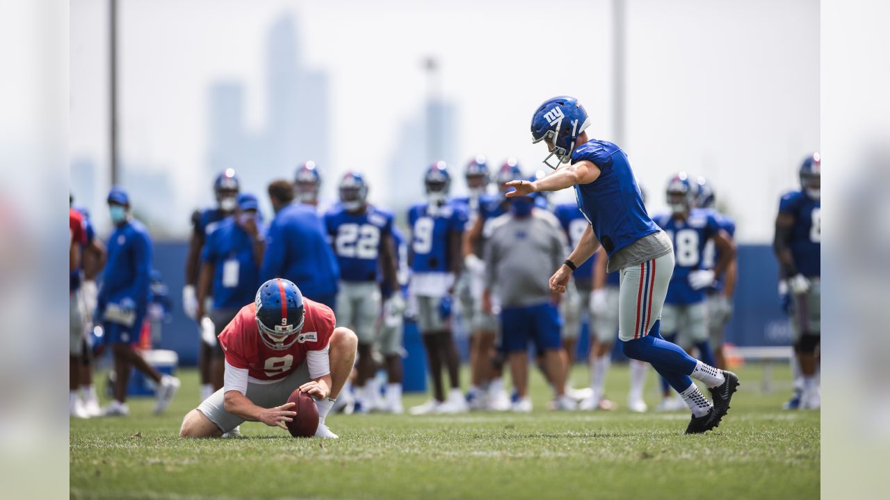 Rookie Darnay Holmes highlights Giants' intrasquad scrimmage at