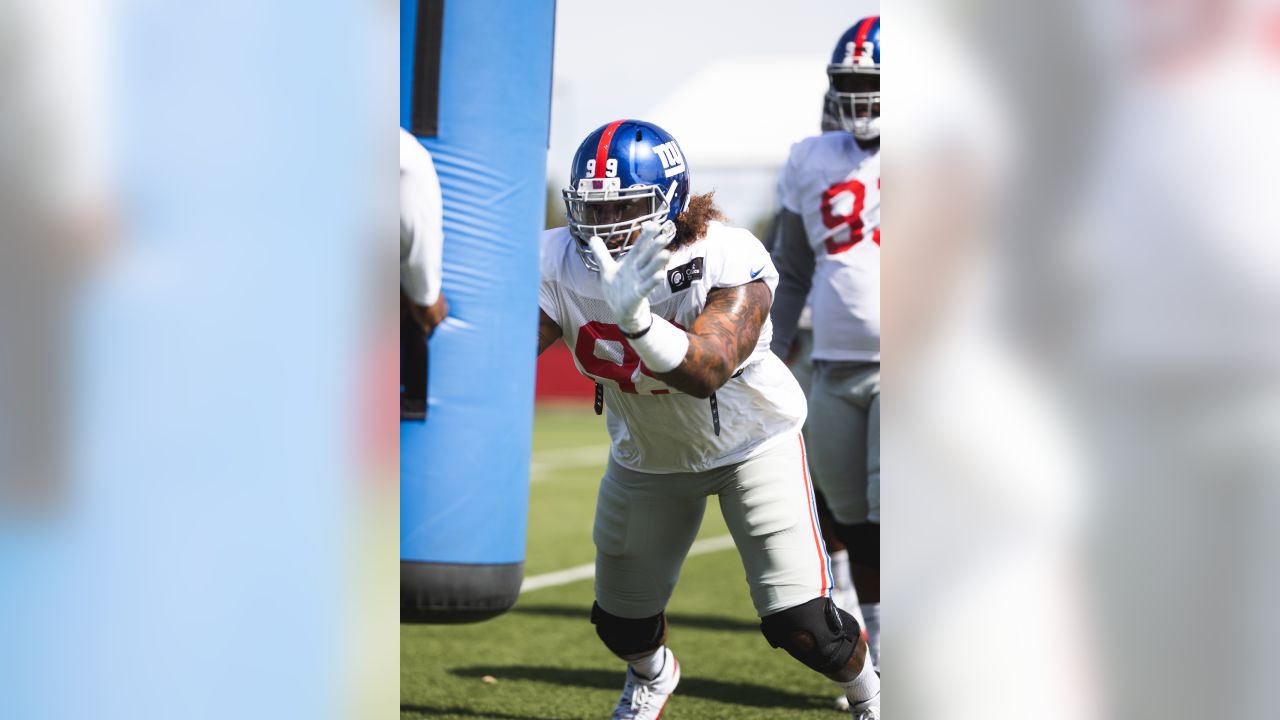 Rookie Darnay Holmes highlights Giants' intrasquad scrimmage at