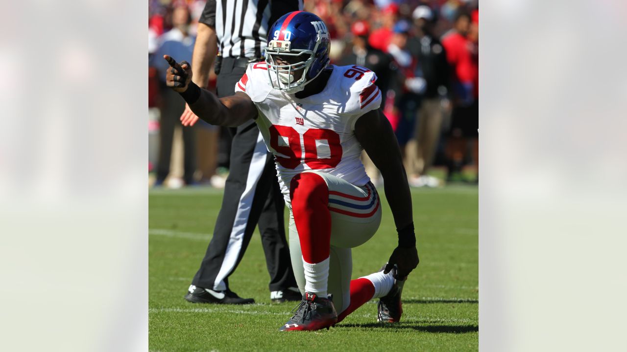 New York Giants Star Justin Tuck to Wear Bracelet for Leukemia Victim  During Super Bowl