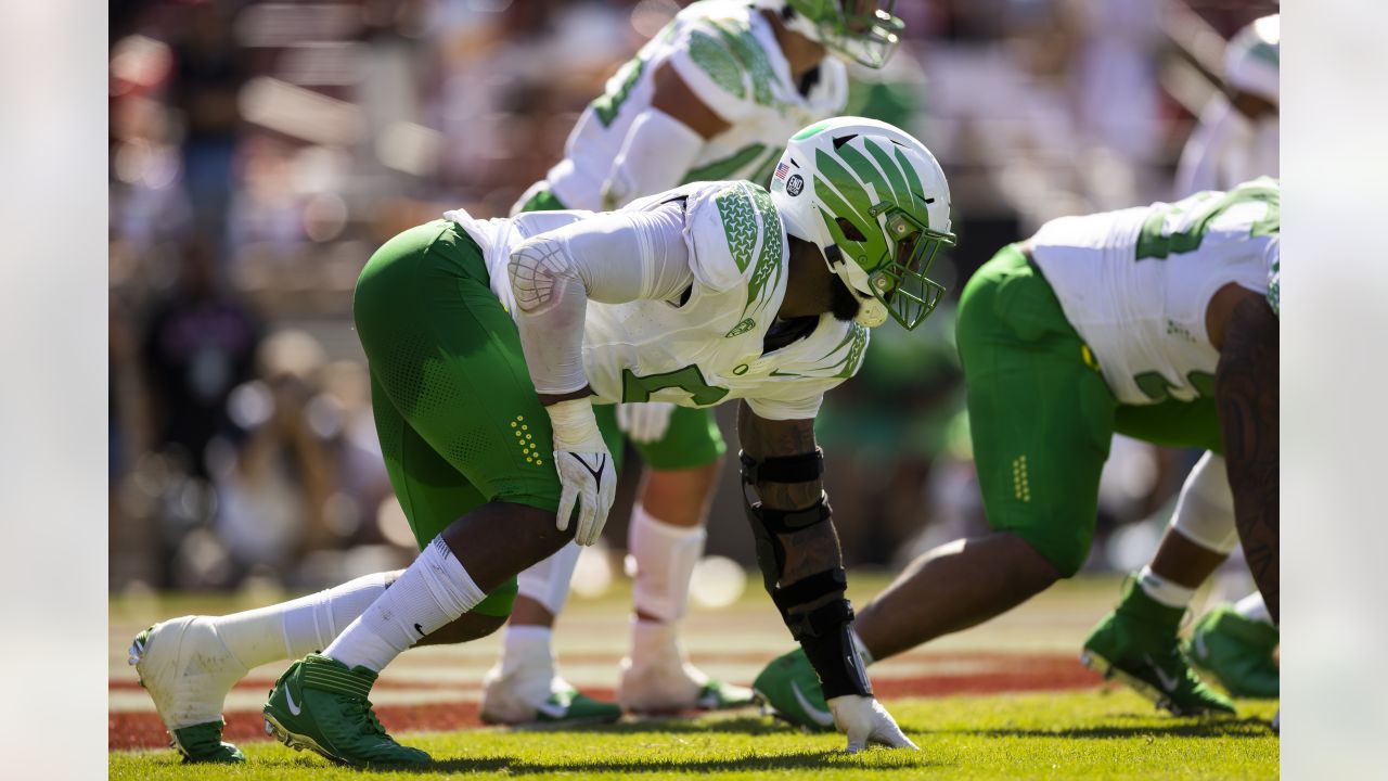 Oregon Ducks Football Defensive End Kayvon Thibodeaux Drafted Fifth Overall  by New York Giants in 2022 NFL Draft - Sports Illustrated Oregon Ducks  News, Analysis and More