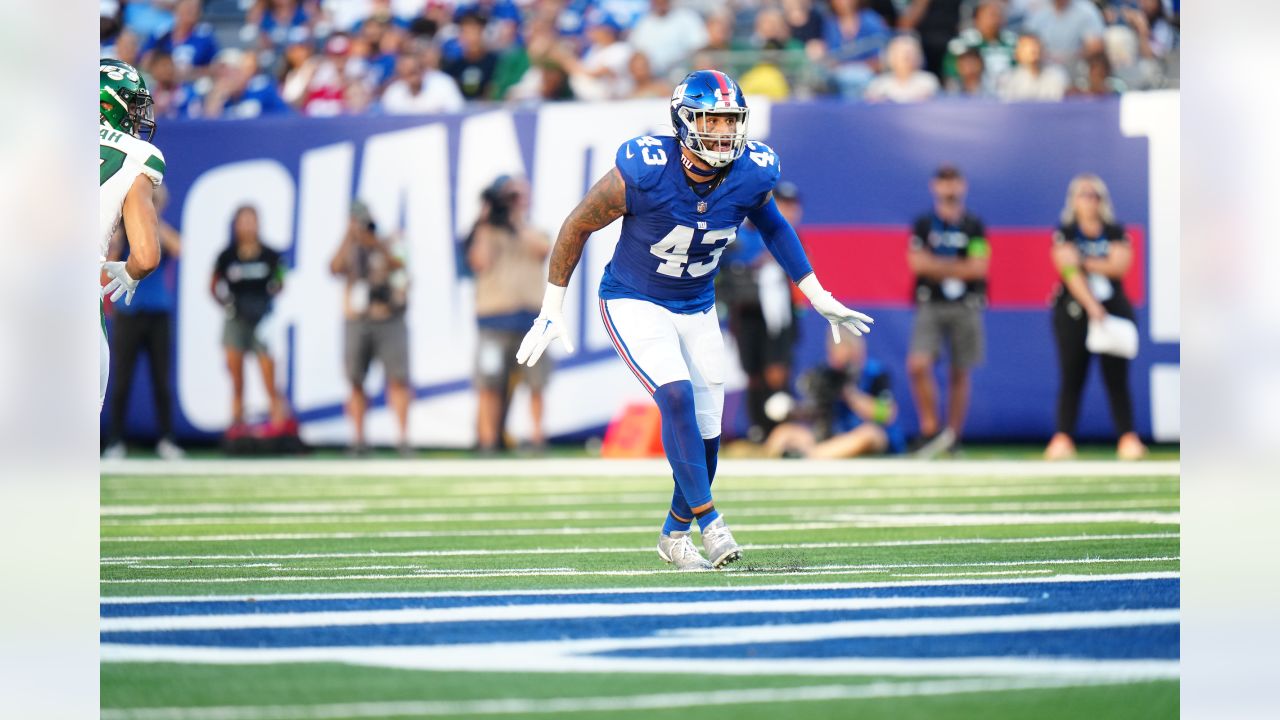 Giants' Isaiah Simmons nearly sacks Aaron Rodgers