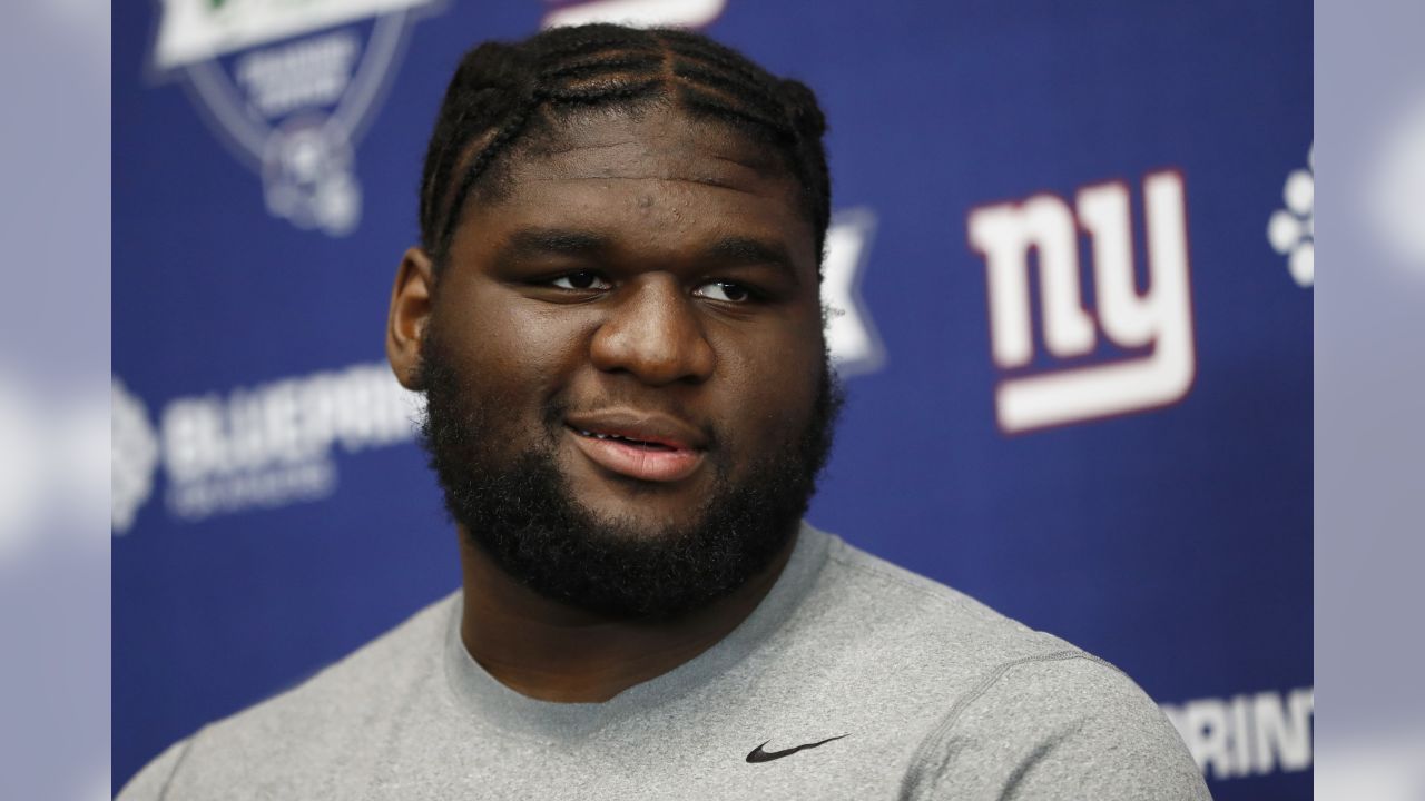 Good Grief Salutes Dalvin Tomlinson Named New York Giants 2020 Man of the  Year