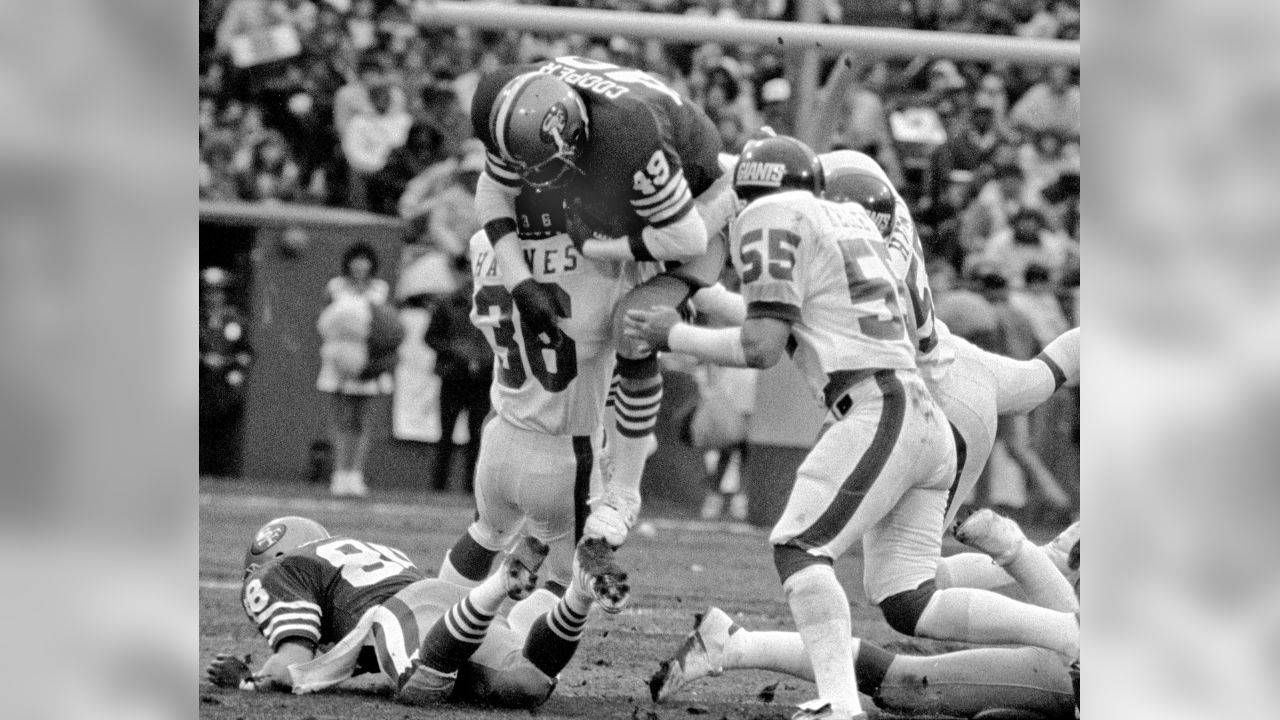 San Francisco, California, USA. 25th Nov, 1990. San Francisco 49ers vs Los  Angles Rams at Candlestick Park Sunday, November 28, 1990. Rams beat 49ers  28-17. 49er running back Roger Craig (33) get