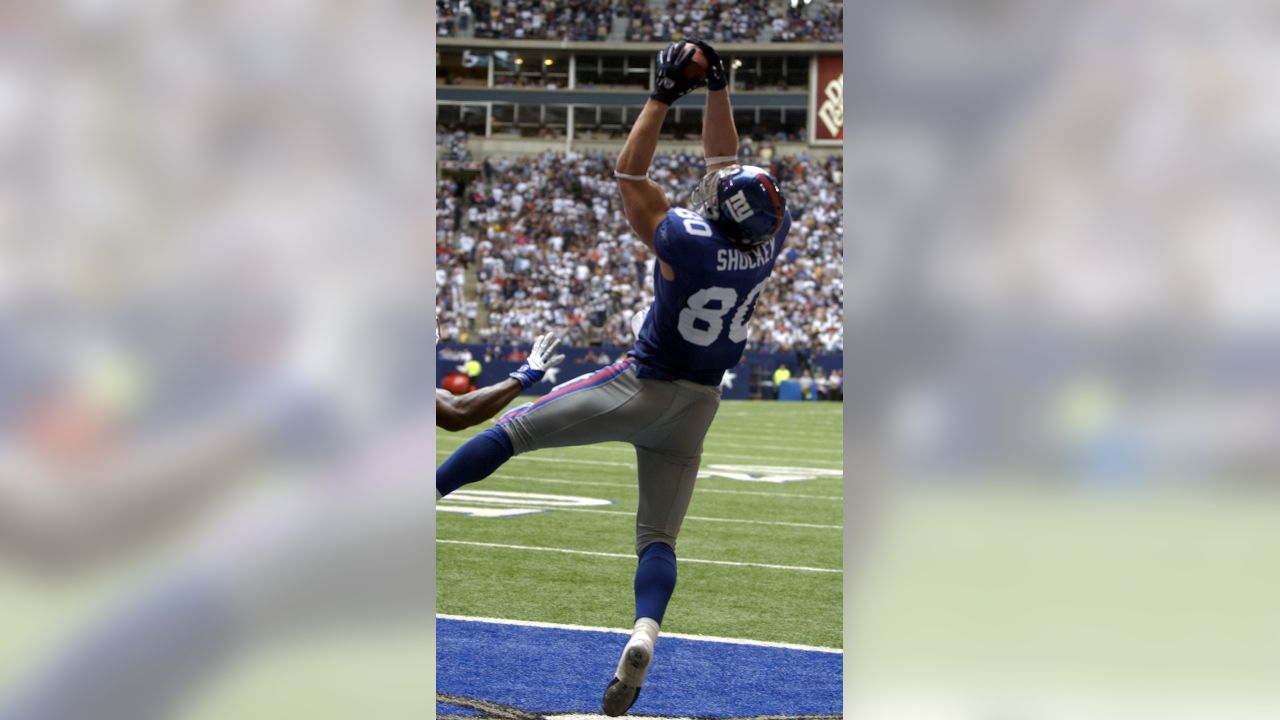 Sep 12, 2004; Philadelphia, PA, USA; NY Giants' tight end JEREMY SHOCKEY  (80) catches a ball in the 1st quarter of the New York Giants v.  Philadelphia Eagles football game at Lincoln