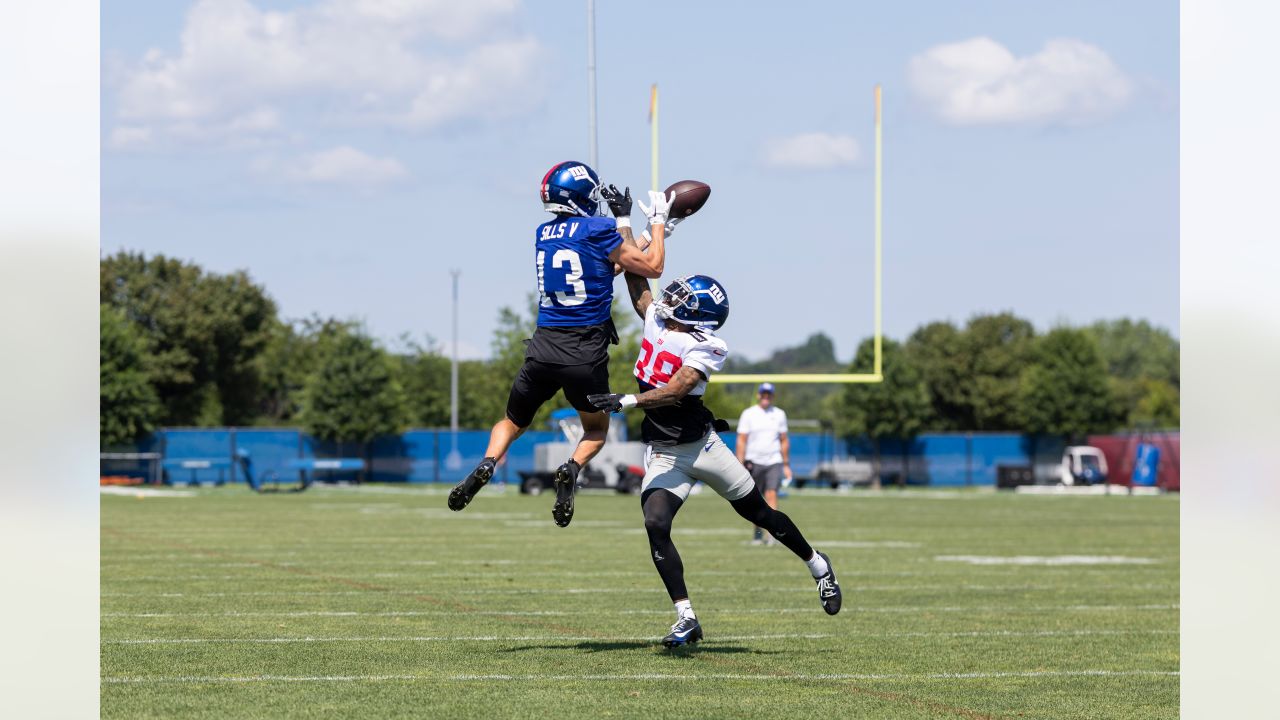 Facing 'unicorn' Darren Waller every day makes Giants defenders glad he's  on their team - The Athletic