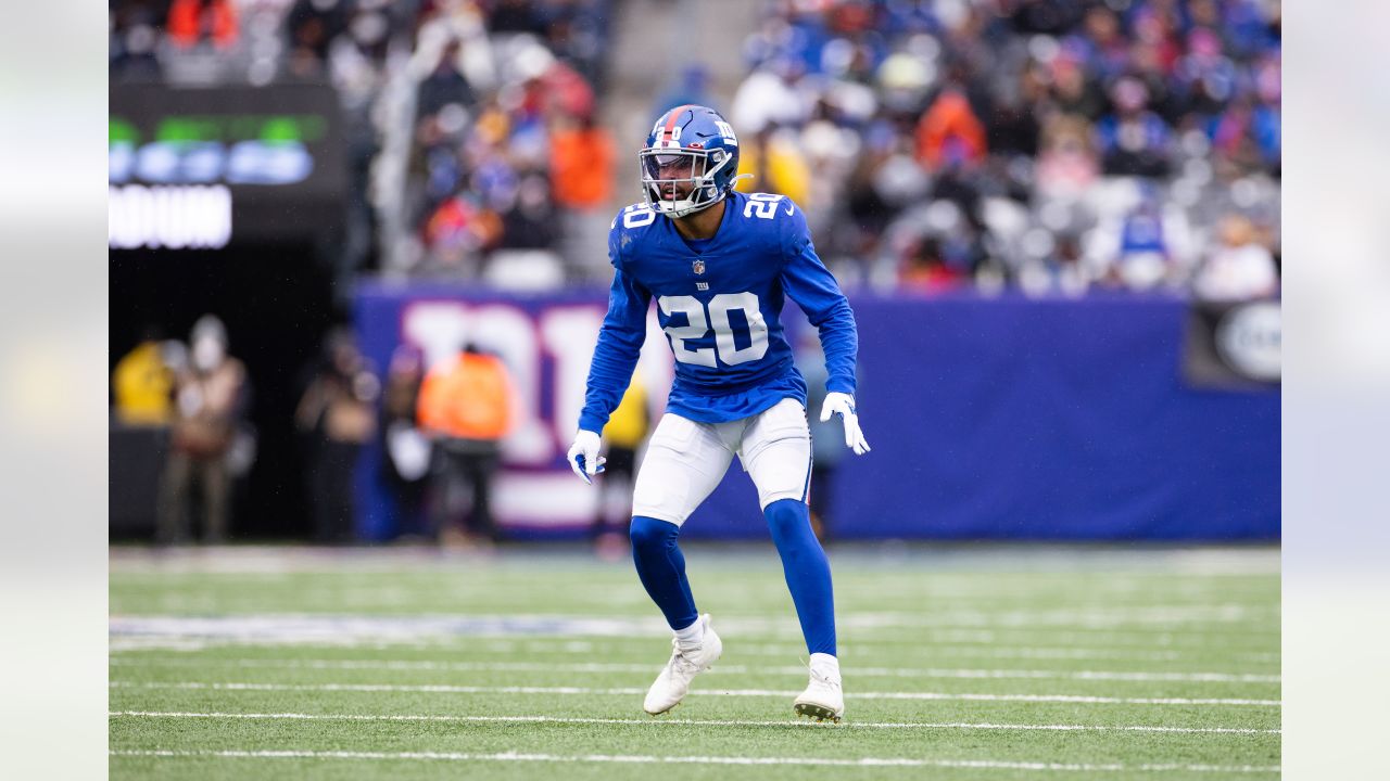 Giants sign vet LB A.J. Klein to practice squad