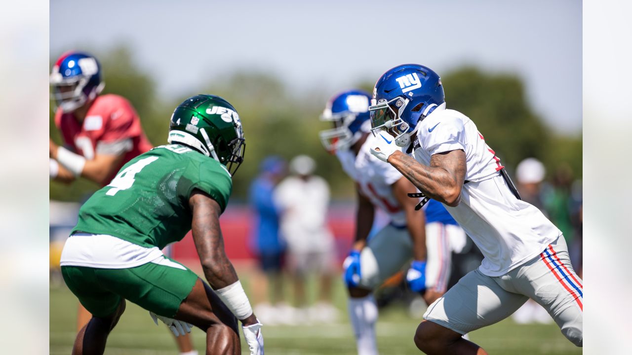 New York Jets wide receiver Garrett Wilson (17) practices before a  preseason NFL football game against the New York Giants, Sunday, Aug. 28,  2022, in East Rutherford, N.J. (AP Photo/Adam Hunger Stock