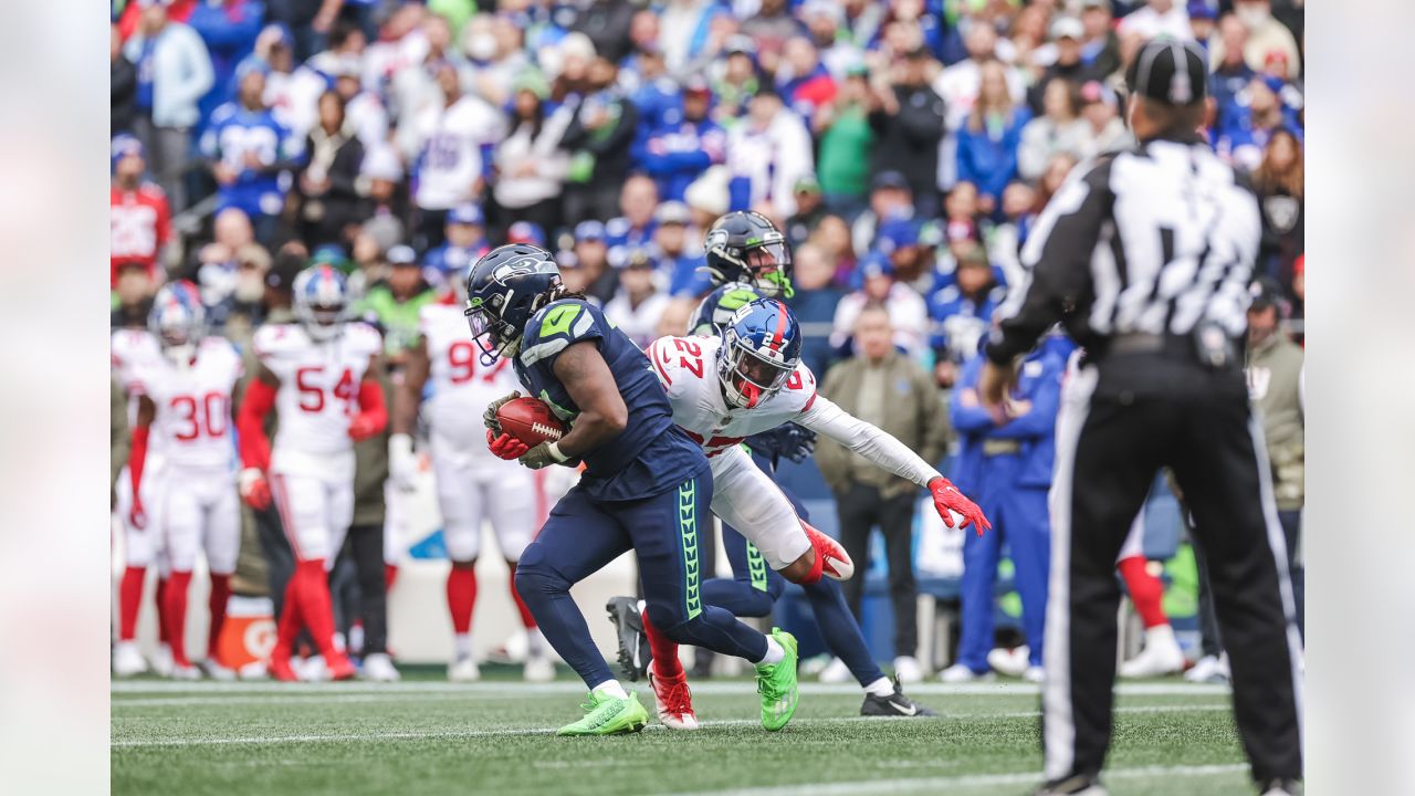 December 15, 2019: Seattle Seahawks wide receiver D.K. Metcalf (14) pulls  in the touchdown against the Carolina Panthers in the first quarter of the  NFL matchup at Bank of America Stadium in