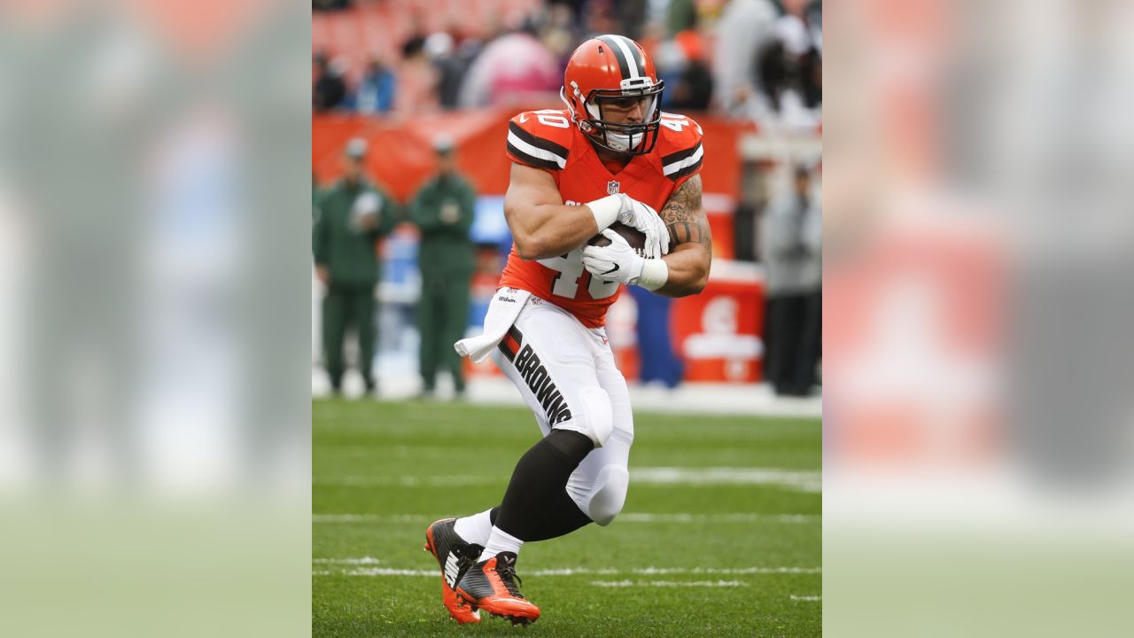 Ryan Nassib throws a TD while being rushed by his brother