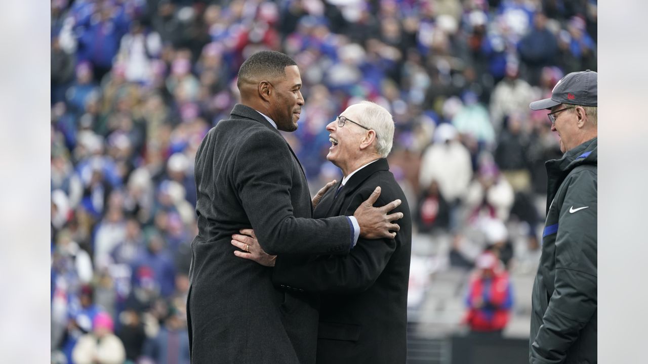 New York Giants Michael Strahan walks away from the podium after his  retirement press conference at Giants Stadium in East Rutherford, New Jersey  on June 6, 2008. Strahan retires after 15 years