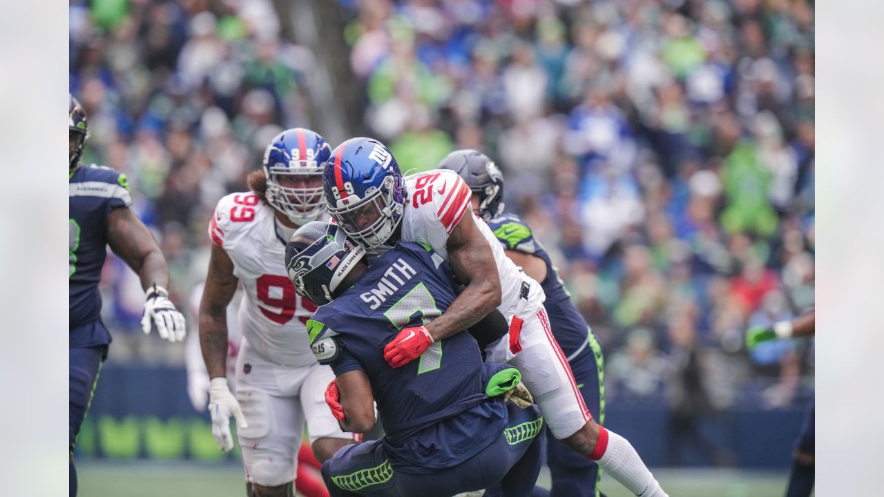 Giants fall to Seahawks, enter bye 6-2