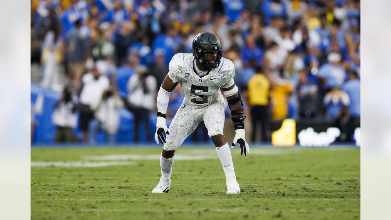 New York Giants Defensive End Kayvon Thibodeaux to Wear No. 5 in Rookie NFL  Season - Sports Illustrated Oregon Ducks News, Analysis and More