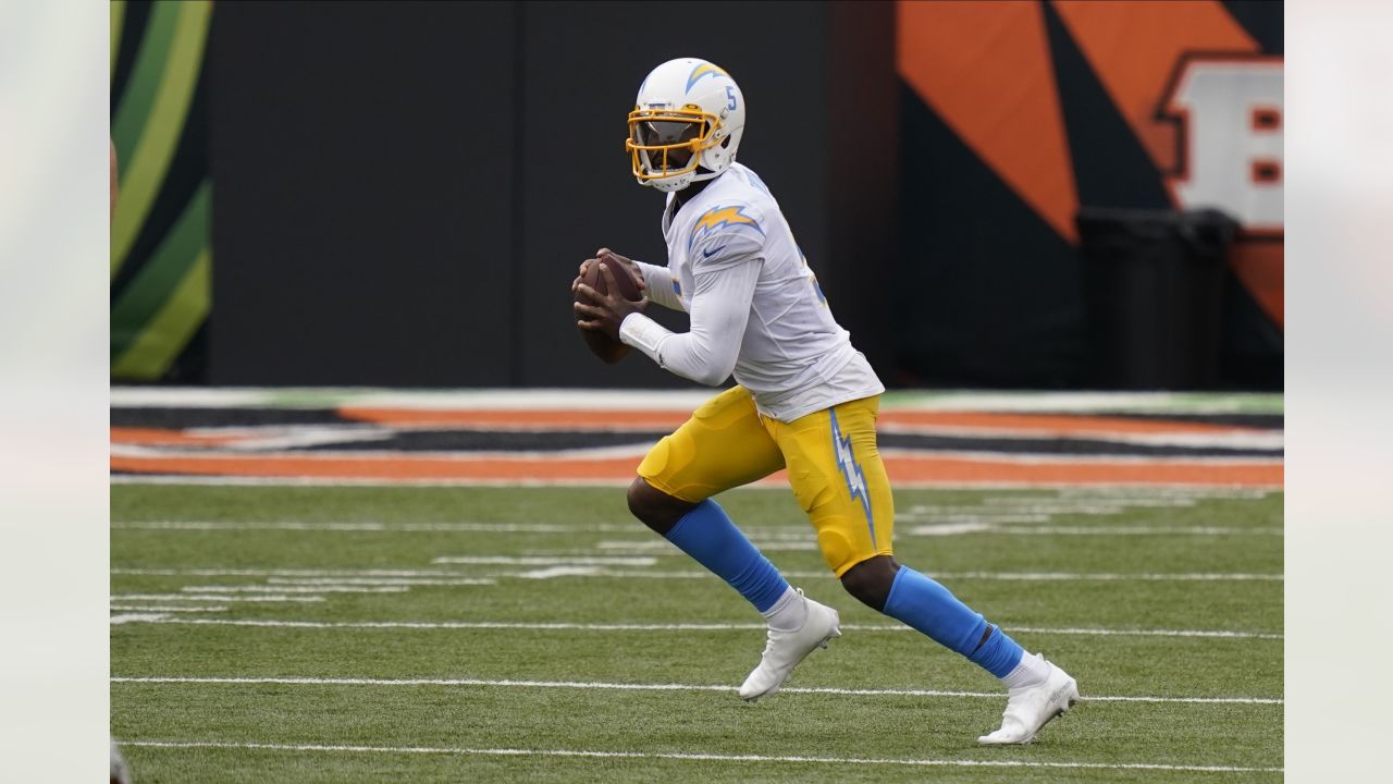 Tyrod Taylor signs with LA Chargers