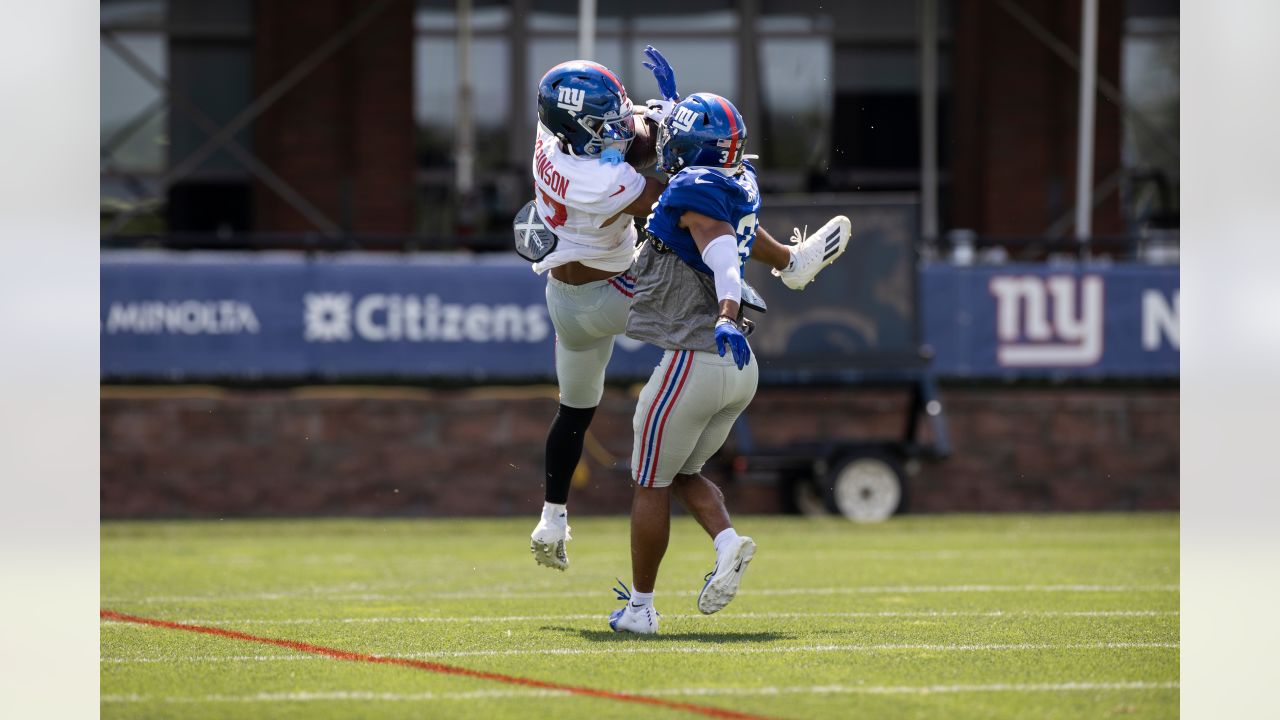 Kentucky Football - Wan'Dale Robinson in … (@nygiants) BLUE! #NFLCats #BBN