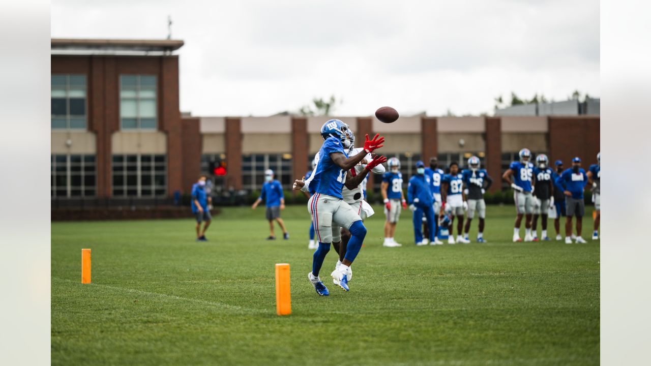 New York Giants video: Joe Judge takes part in muddy fumble drill