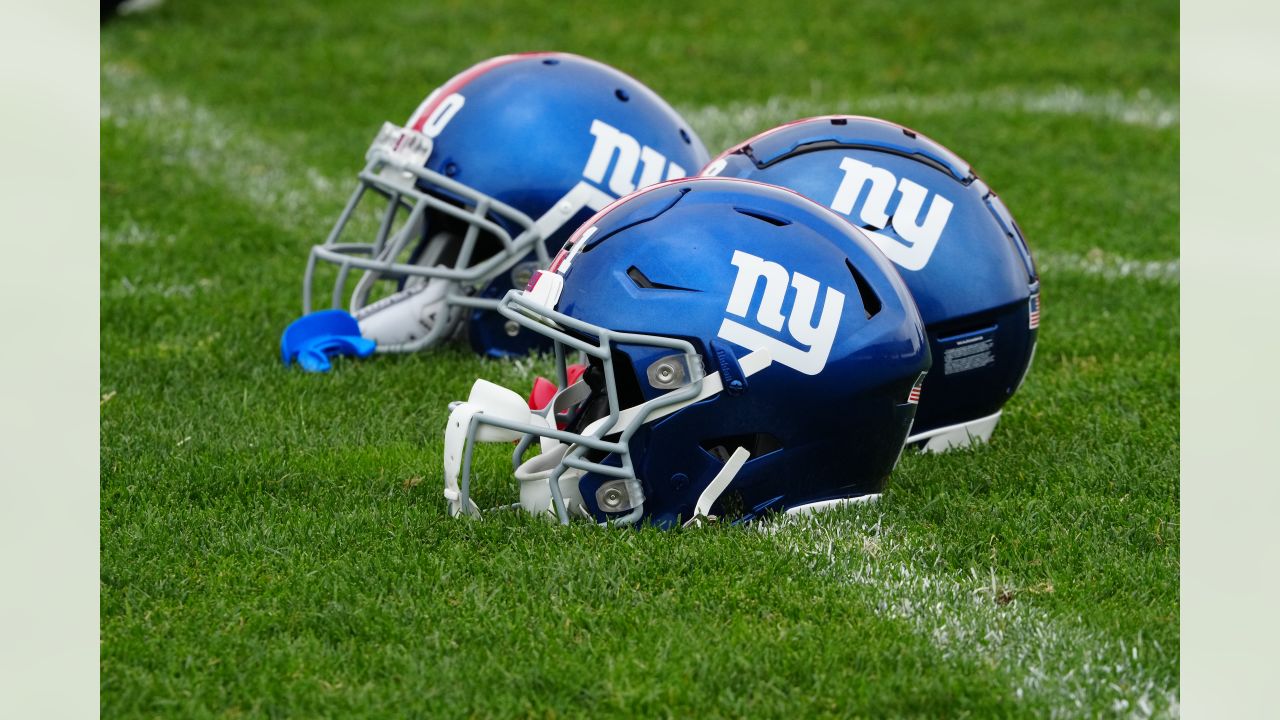 Isaiah Hodgins wearing a Daniel Jones shirt during warmups : r/NYGiants