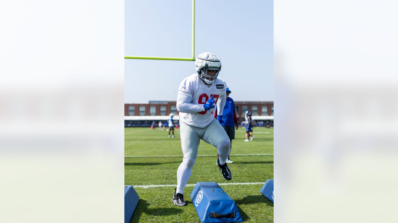 Check out Saquon Barkley, Daniel Jones & Darren Waller on the 1st day of  Giants training camp