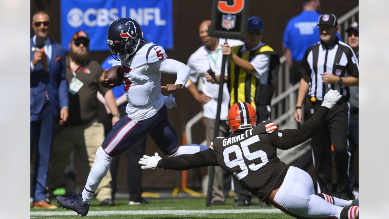 Cleveland Browns defensive end Myles Garrett (95) warms up prior to the  start of an NFL football game against the New York Giants, Sunday, Aug. 22,  2021, in Cleveland. (AP Photo/Kirk Irwin