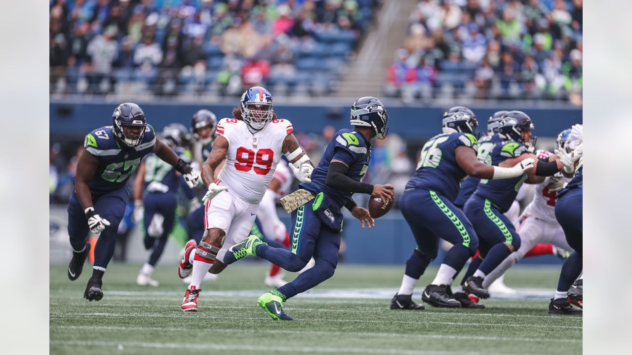 Giants fall to Seahawks, enter bye 6-2