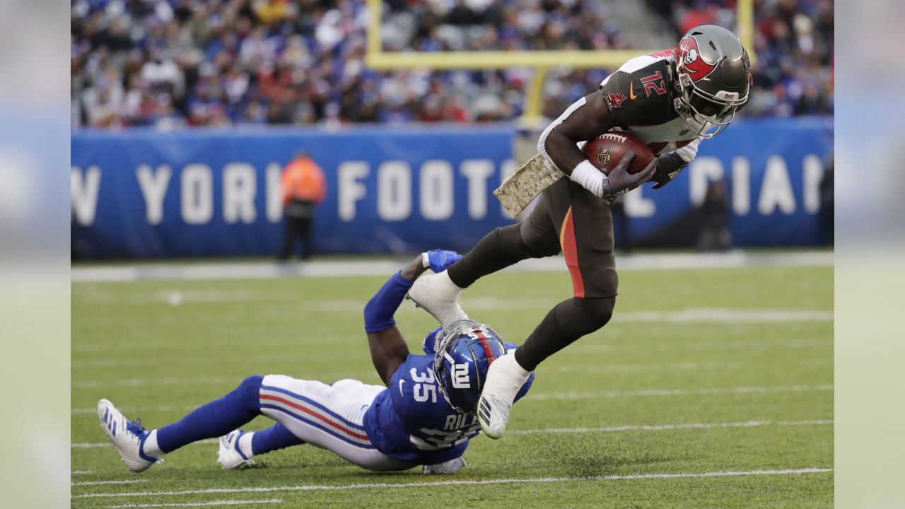 NFL Football Tampa Bay Buccaneers vs. New York Giants Recap: Turnovers Doom  Bucs Again, 38-35 - Bucs Nation