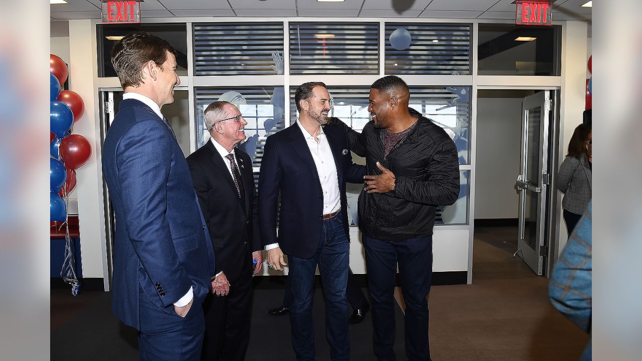 Michael Strahan jersey retirement: GMA surprises co-host with former Giants  teammates for announcement - ABC11 Raleigh-Durham